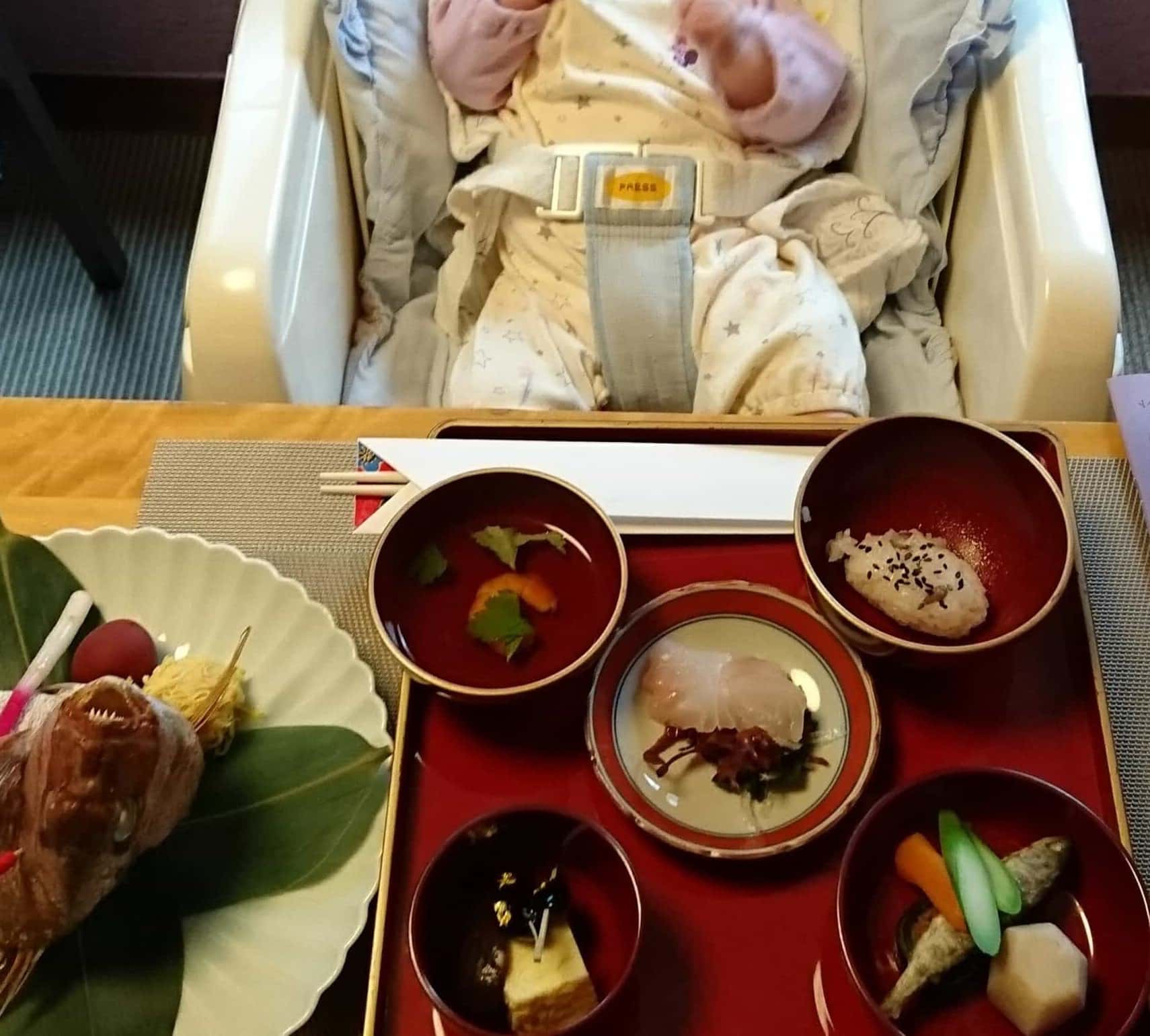 生後100日記念 お食い初めの様子